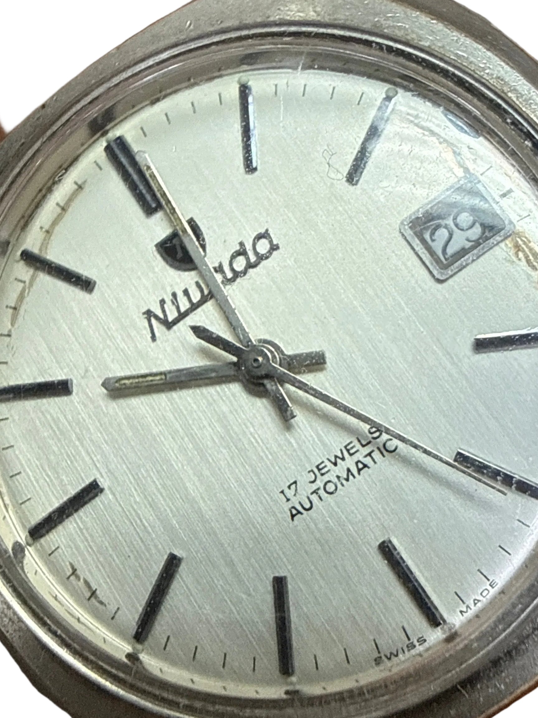 [28800高頻名芯] 1970s Vintage Nivada 尼維達幾何咕𠱸殼自動鋼錶 - 瑞士原廠 ETA 2872 / 銀色直紋拉絲面 / 經典立體字釘 / 襯復古皮帶