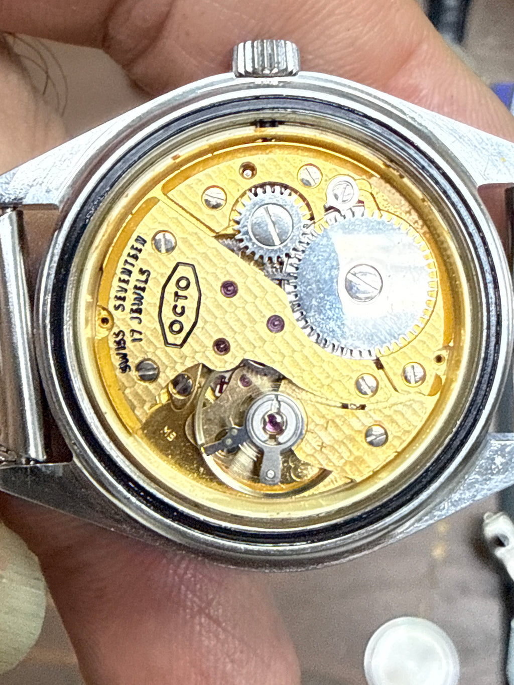[平玩70年代飛彈老味] Vintage OCTO Missilemaster 樂都飛彈之王｜瑞士 FHF ST 96-4 手動名芯 (擺幅200°+)・12點立體章配草寫飛彈字・慢跳日曆・精鋼米蘭帶