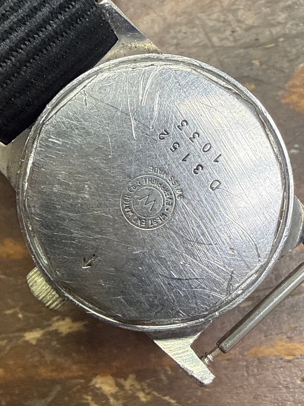 [二戰操兵字軍錶] 1940s Vintage West End Watch Co. 西點 Sowar Prima｜瑞士 FHF 68 手動名機・黑面夜光數字・軌道分鐘圈・經典 28mm Boy Size・黑色 NATO 帶