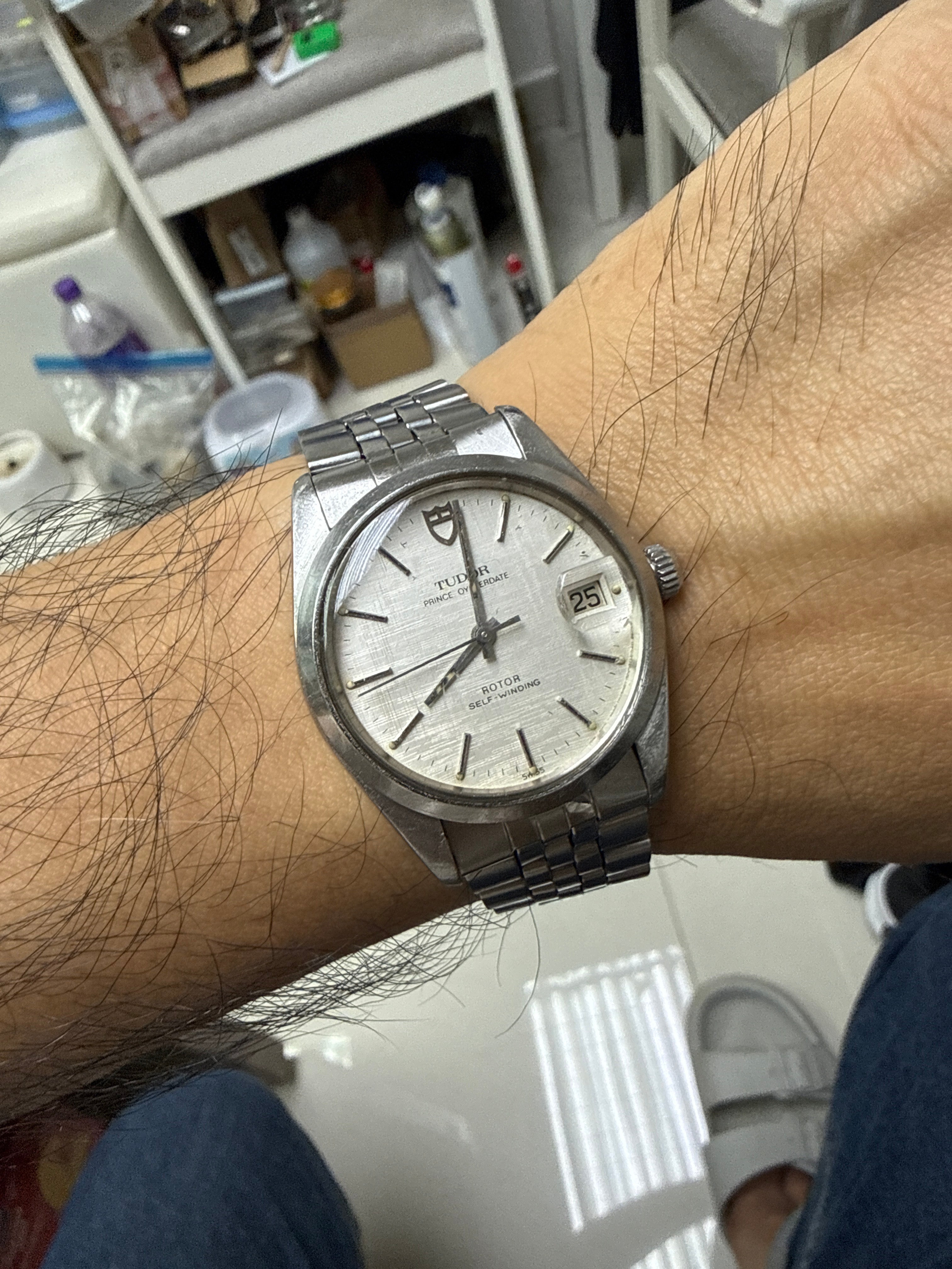 [稀有銀布紋面] Vintage Tudor Prince Oysterdate 74000｜配原廠 Tudor 實心五珠鋼帶 (18cm)・Rolex 蠔式底蓋・ETA 2824-2 自動名機 (擺幅 270°+)・特殊銀麻布紋盤