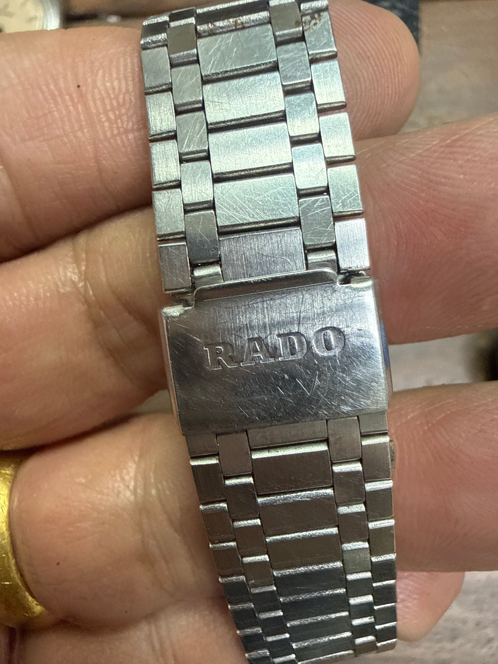 [紅底旋轉錨標] 1970s Vintage RADO Voyager 雷達航行者｜瑞士 ETA 2836 自動雙曆名機・經典六角幾何外殼・中文星期日曆・9.5mm 纖薄貼手・原廠薄身鋼帶 (16cm)