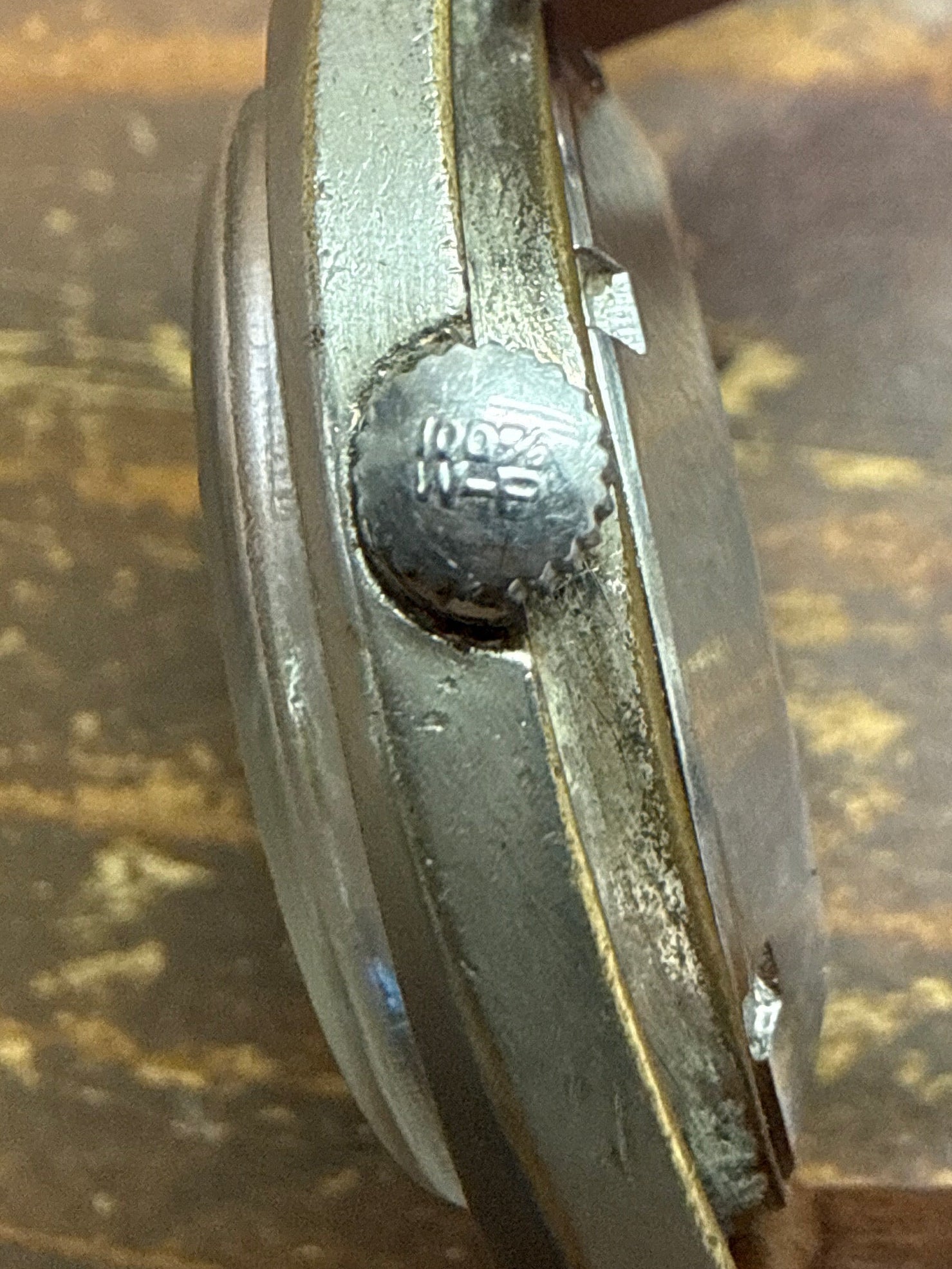 [28800高頻名芯] 1970s Vintage Nivada 尼維達幾何咕𠱸殼自動鋼錶 - 瑞士原廠 ETA 2872 / 銀色直紋拉絲面 / 經典立體字釘 / 襯復古皮帶