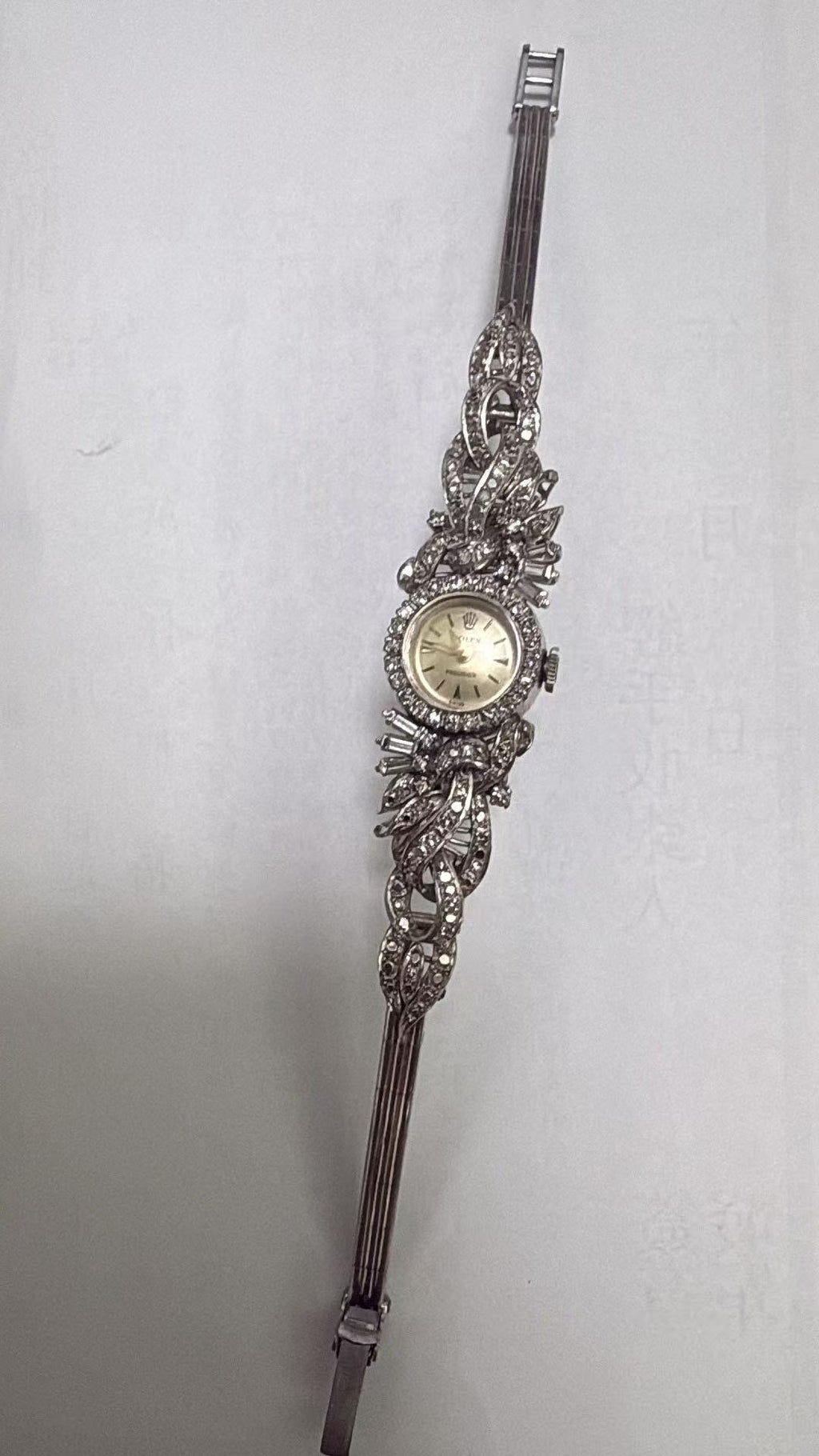 ⁠【周大福手工訂製全鑽手鐲】1960s 勞力士 Rolex Precision 18K白金晚裝腕錶 24粒天然美鑽圈 CTF梯方鑽藤蔓手鐲 (總重21.93g / 總長16cm) 瑞士原廠手動名芯⁠