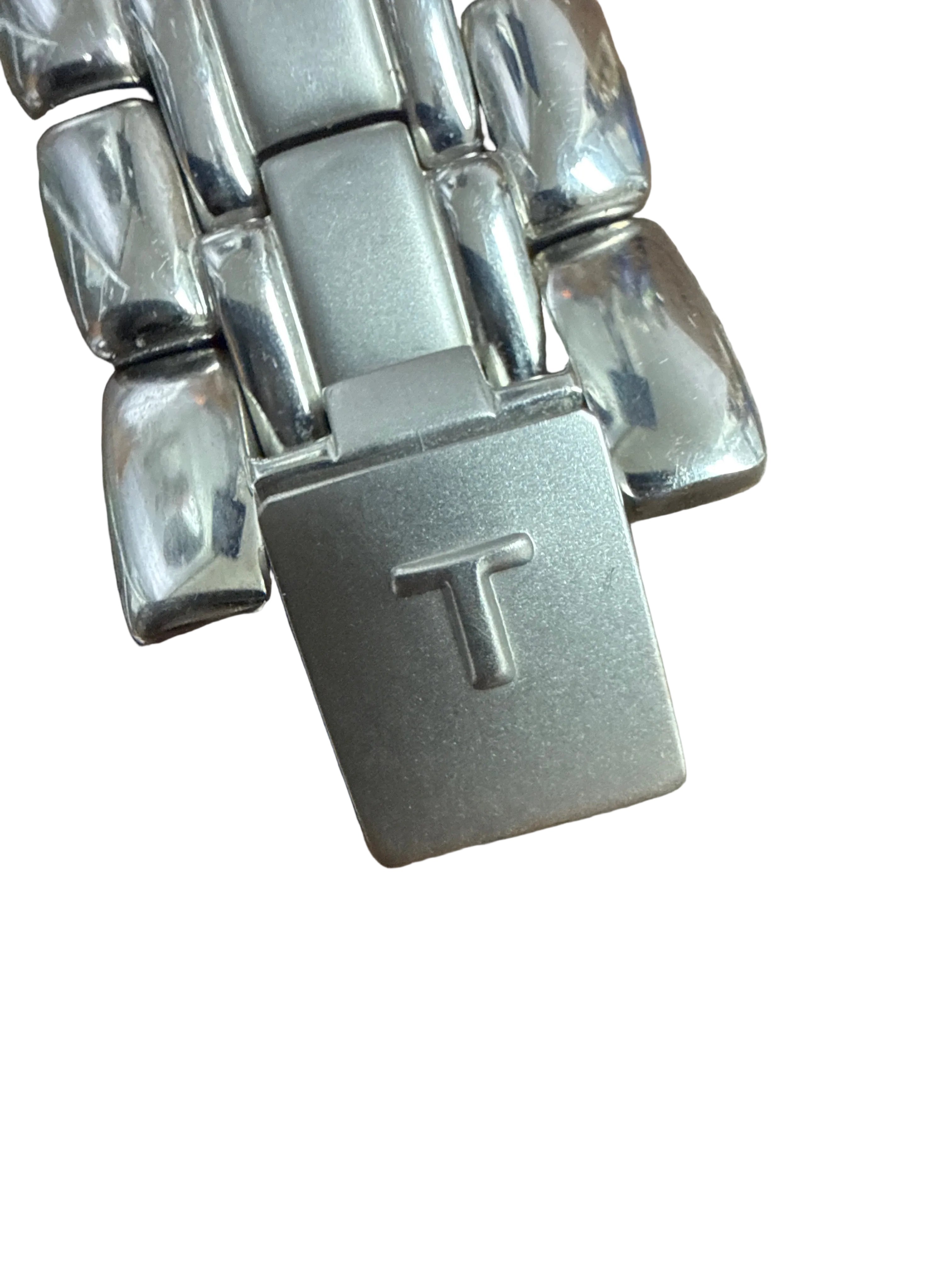 [極致6mm超薄白瓷面] 1990s Vintage Tissot 瑞士石英正裝錶｜純白瓷感羅馬字盤・軌道刻度・6點位對稱日曆・立體拋光噴砂原裝鋼帶 (Full Links 全齊格)