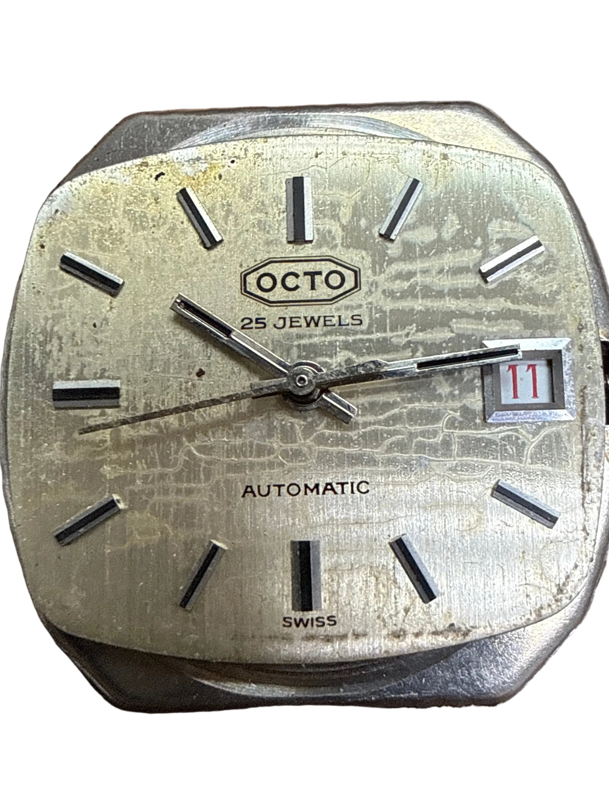 [少有ETA 2784高頻] 1970s Vintage OCTO 樂都方形電視機殼｜28,800 高振頻名機 (快跳日曆)・天然蜘蛛網龜裂紋銀面 (Spider Dial)・超美原裝一體式五珠鋼帶 (16.5cm)