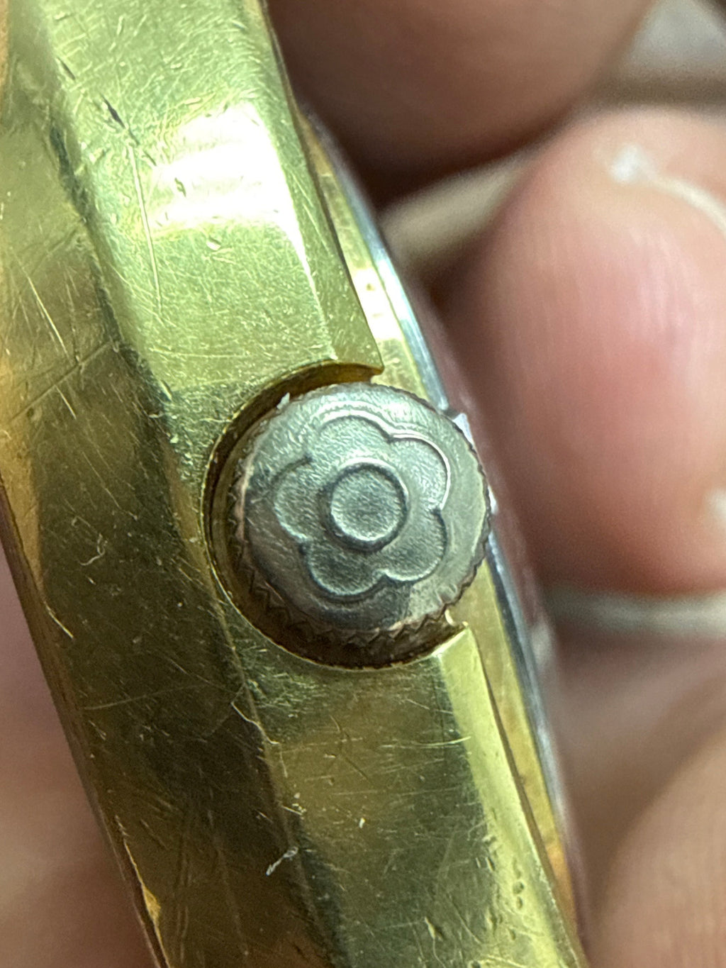 [已抹油高頻名機] 1970s Vintage Titoni Swing Star 梅花旋風之星｜金色粗拉絲樹皮紋面・瑞士 ETA 2790-1 (28,800 vph)・電視機型外殼・原裝梅花鋼帶