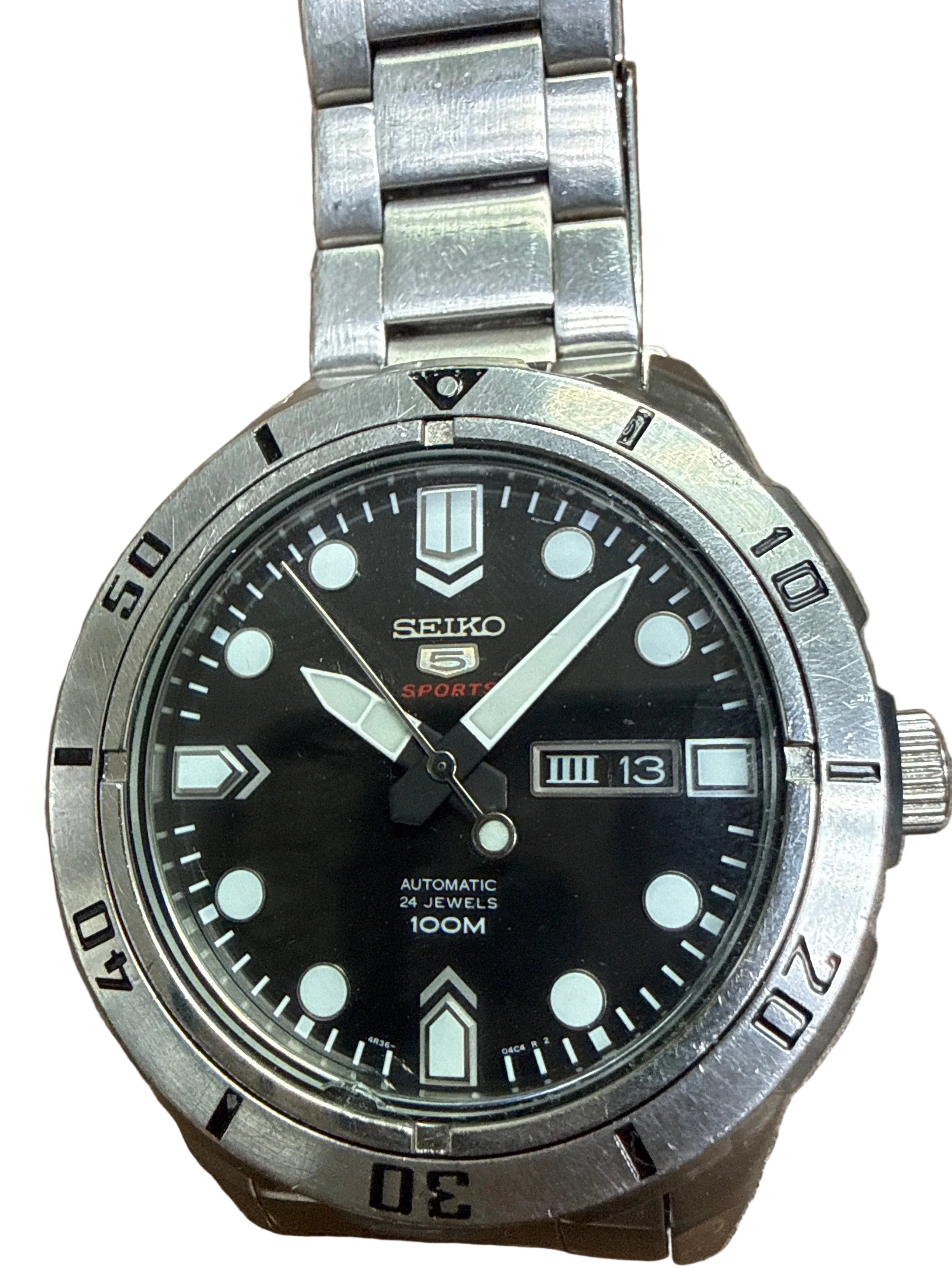 [45mm 重裝怪獸潛水王] Seiko 5 Sports 舊五標 100M 水鬼｜日本 4R36 機芯 (支援手上鏈+停秒)・鋼色單向外圈・棒棒糖夜光針・原裝折疊扣鋼帶 (16.5cm)