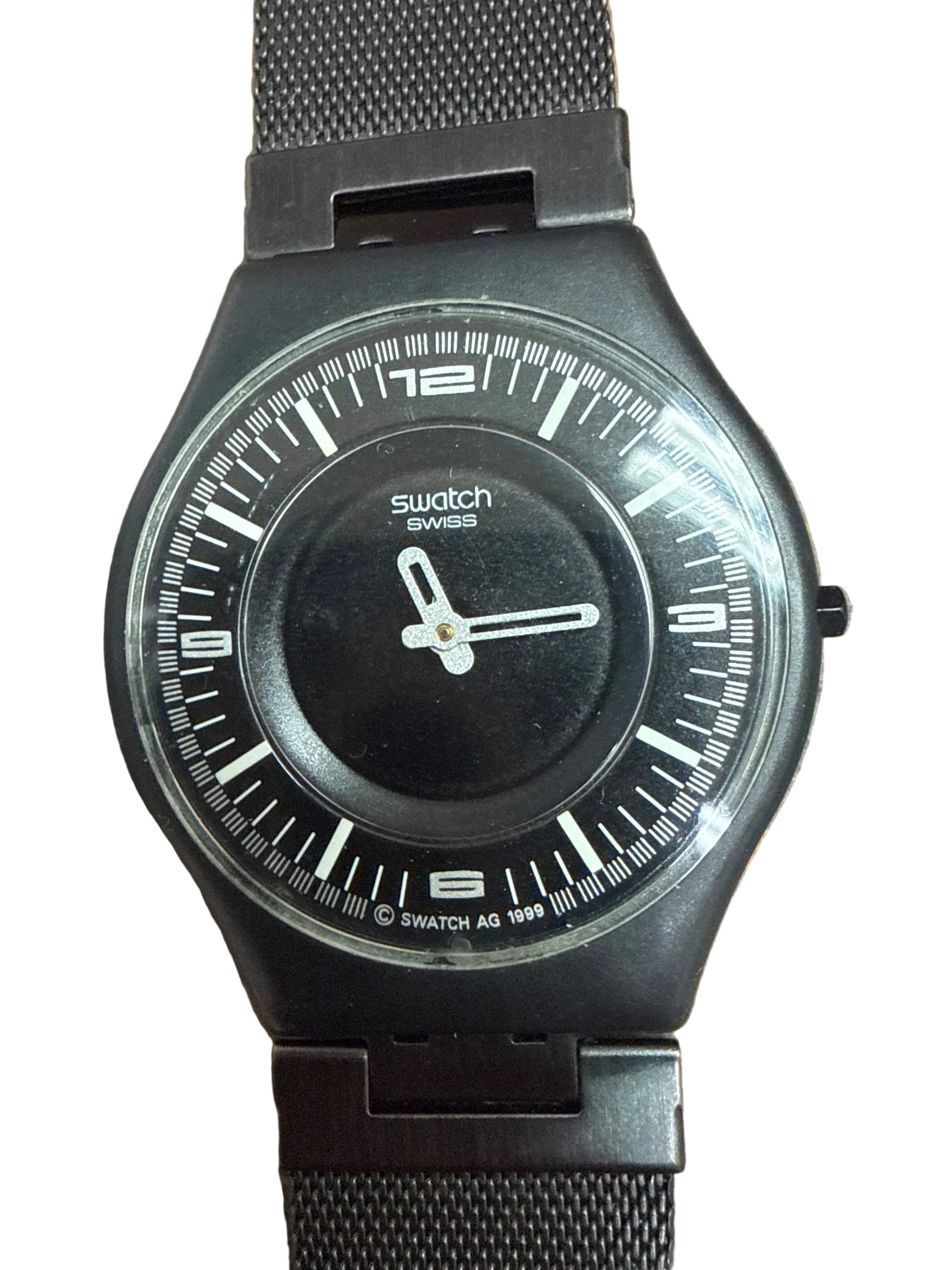 [千禧黑魂5mm極薄] Vintage 1999 Swatch Skin 雙層立體面盤｜瑞士 ETA V8 石英機芯 (已換新電)・3-6-9-12 軌道時標・原廠黑色米蘭編織鋼帶
