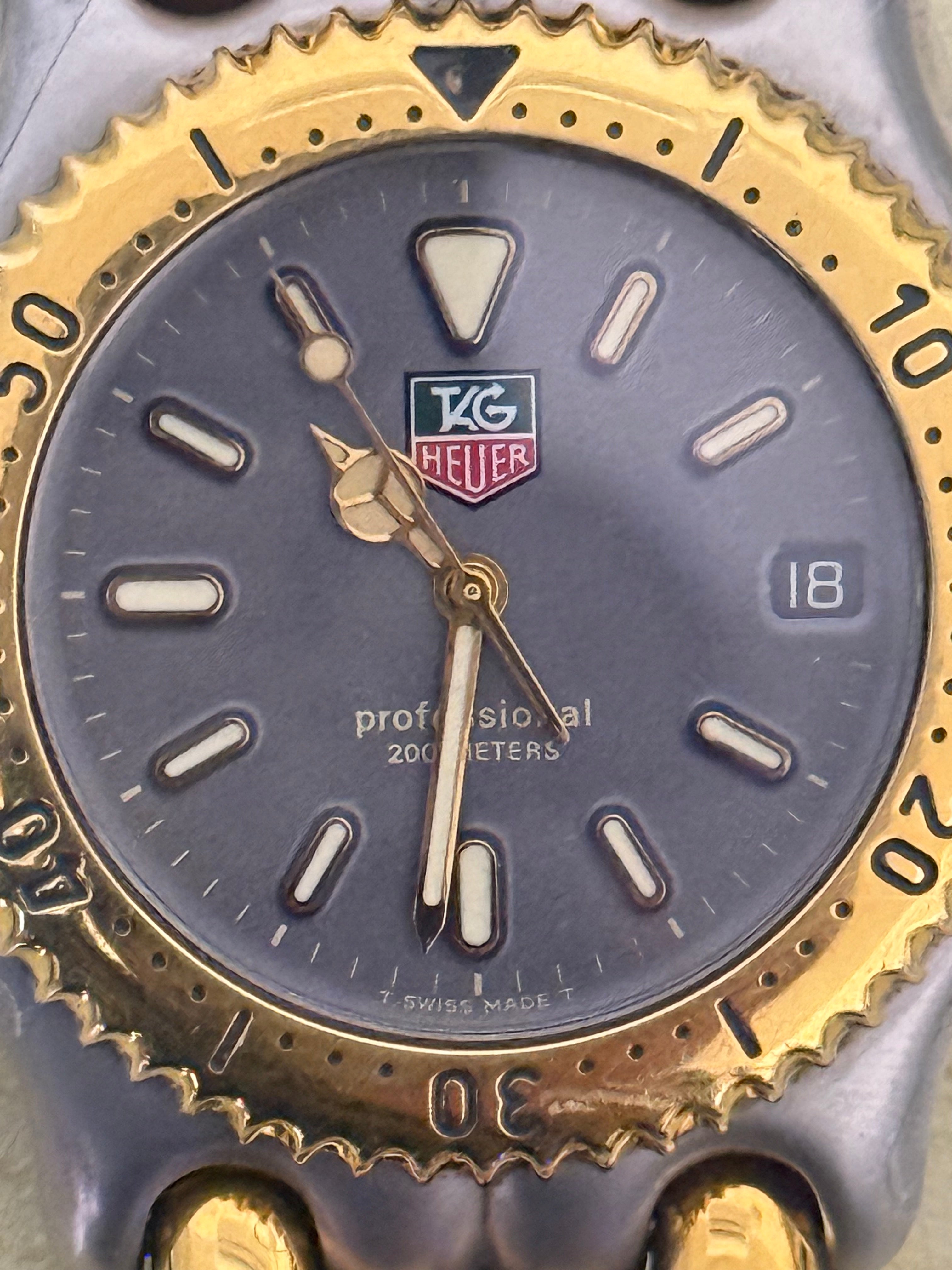 [90年代經典塞納 S/el] Vintage TAG Heuer Professional 200M 雙色潛水錶｜瑞士 ETA 頂級藍板石英芯・招牌 S 形鏈節鋼帶・深灰夜光面盤・7.5mm 超薄貼手