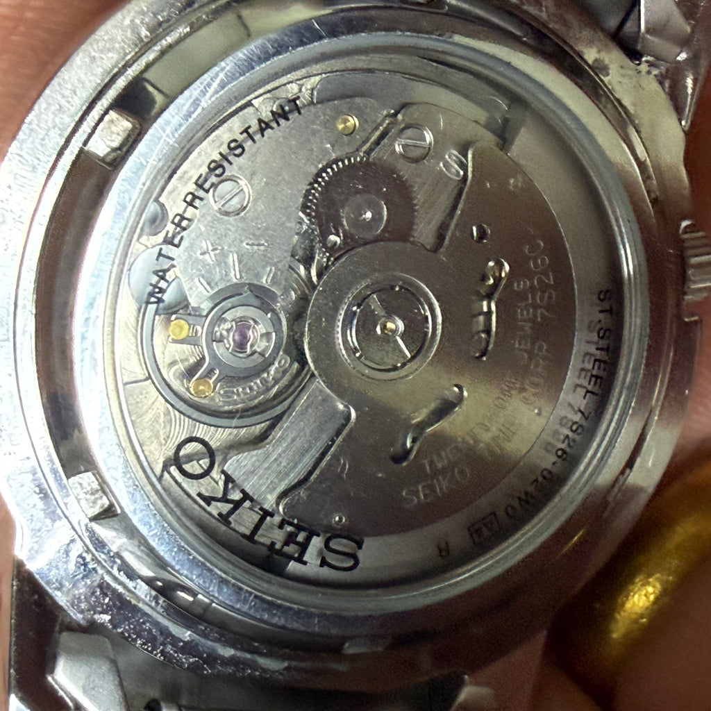 [特色前20分外圈] Seiko 5 經典五號自動雙曆鋼錶 - Cal. 7S26 21石自動機芯 / 純白運動面盤 / 4點位把頭 / 原裝鋼帶 (粗手18.5cm)