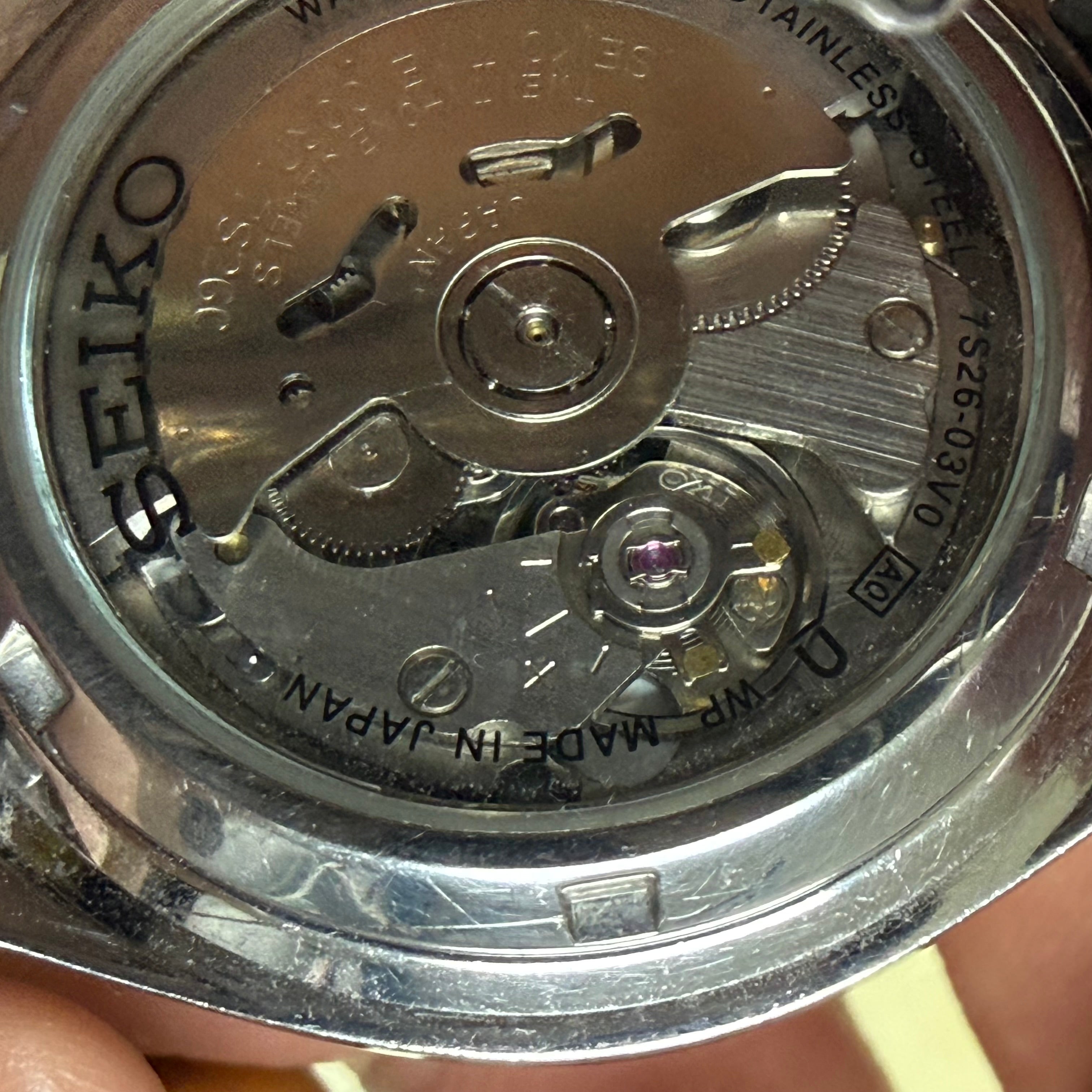 【商品標題 Title】 [Made in Japan] Seiko 5 經典五號自動雙曆鋼錶 - 日本製造 Cal. 7S26 21石名機 / 雙層同心圓面 / 羅馬字時標 / 原裝五珠鋼帶 (16.5cm)
