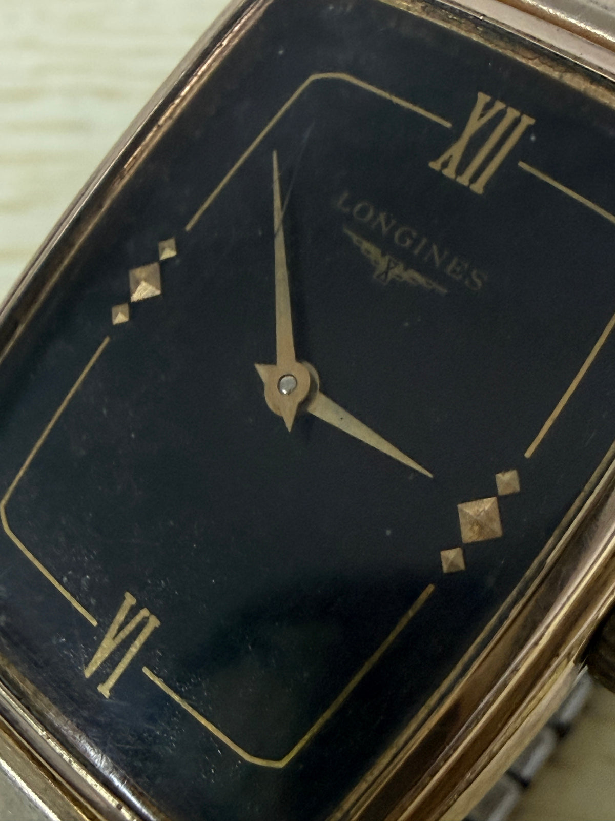 [極薄6mm・Art Deco] 1970s 瑞士浪琴 Longines 古典長方手動機械錶 - 自產 Cal. L847 / 黑金雙菱釘 / 附香港製伸縮帶 / HK$950