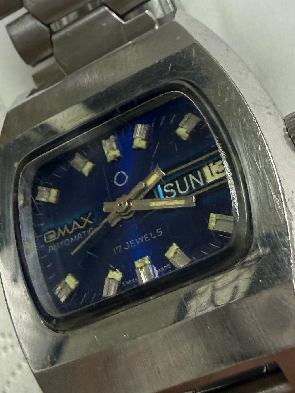 ⁠[神級走時 +0s/d・擺幅333°] 1970s 瑞士 Omax 太空電視機雙曆鋼王 - 瑞士 AS 2066 雙快調 / 鈷藍放射面 / 附鋼帶 (16.5cm) / HK$950⁠