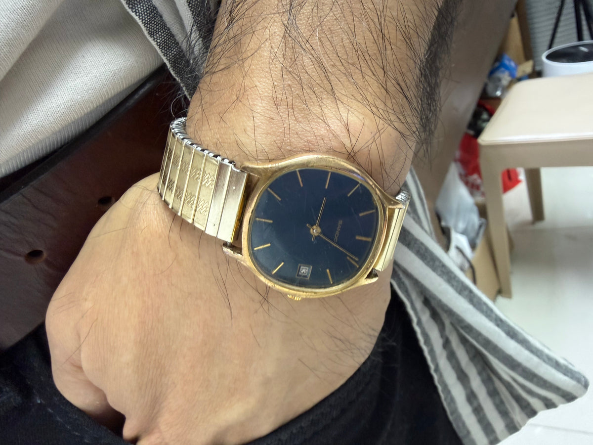⁠[午夜藍金・幾何壓花彈弓帶] 1970s Sandoz 瑞士山度士 包金機械錶 深藍面 日曆 復古金錶 31.5mm/lug to lug 36.5mm 厚薄6.5mm⁠