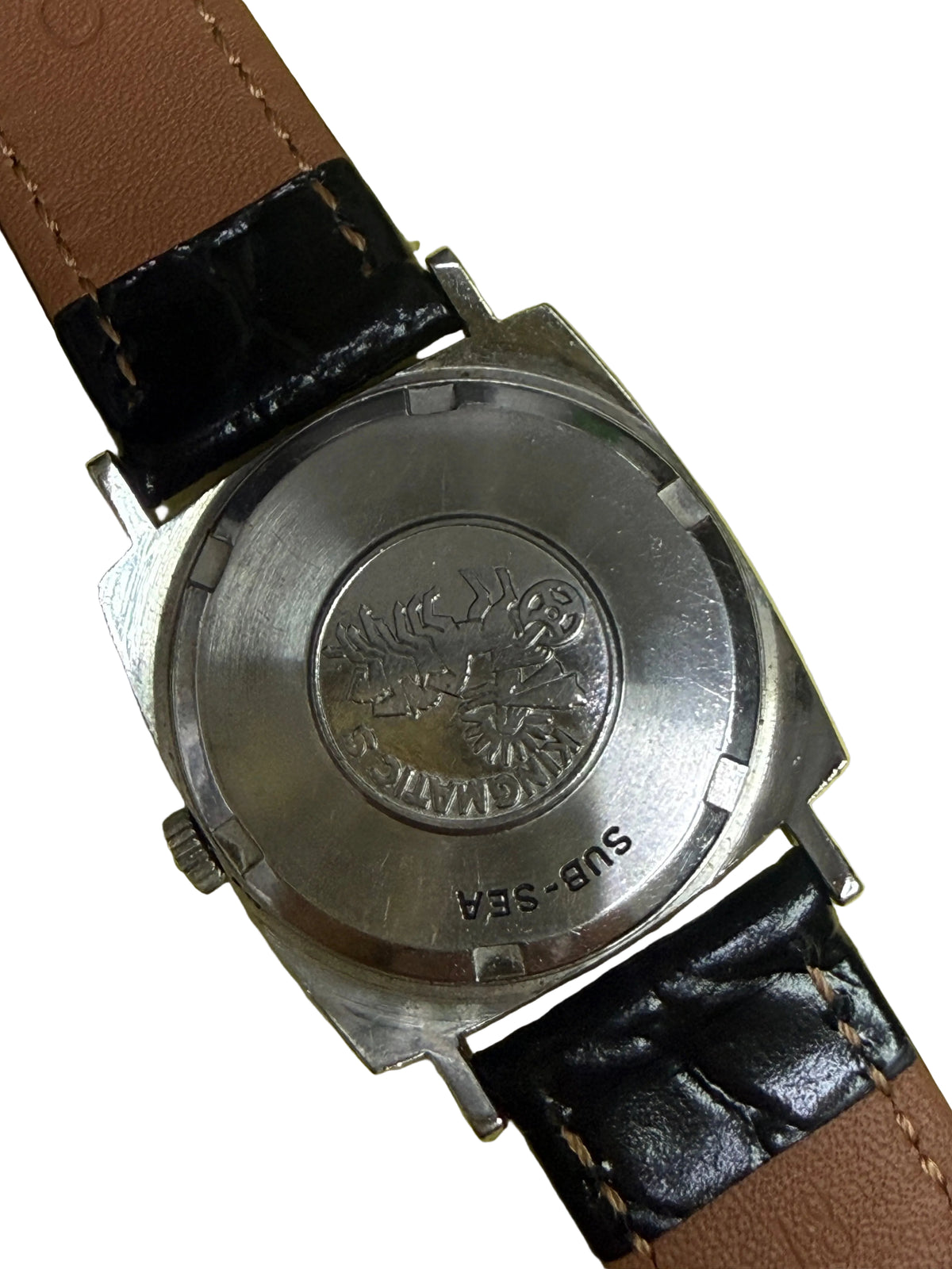 ⁠【已售典藏 SOLD OUT】Movado Kingmatic "Surf" 小方塊 瑞士原廠自產 Cal.388 自動名芯 弧面銀盤 立體國王章⁠