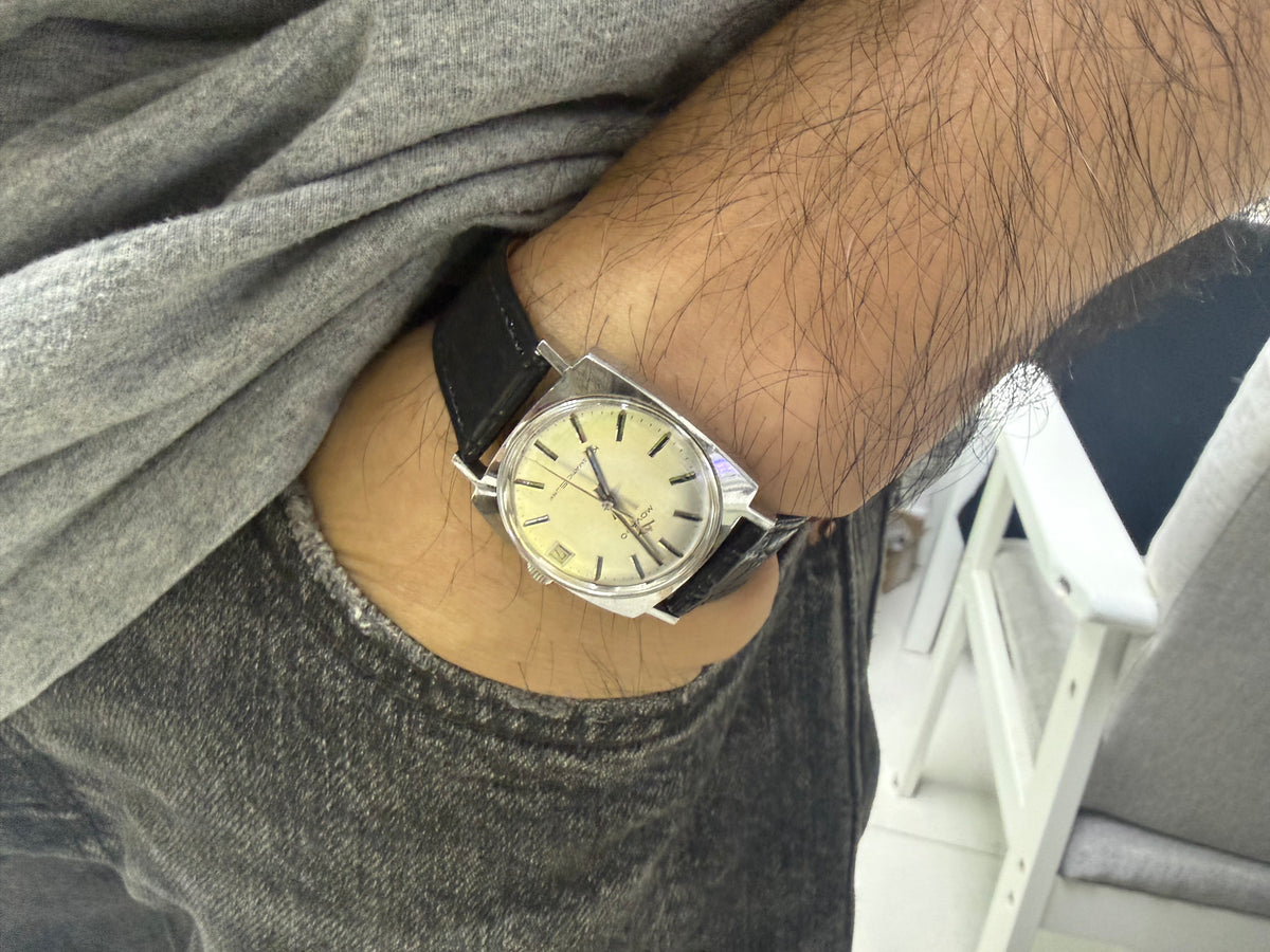 ⁠【已售典藏 SOLD OUT】Movado Kingmatic "Surf" 小方塊 瑞士原廠自產 Cal.388 自動名芯 弧面銀盤 立體國王章⁠