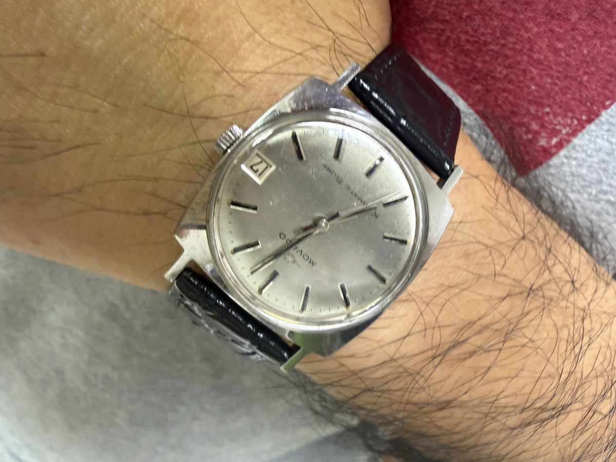 ⁠【已售典藏 SOLD OUT】Movado Kingmatic "Surf" 小方塊 瑞士原廠自產 Cal.388 自動名芯 弧面銀盤 立體國王章⁠